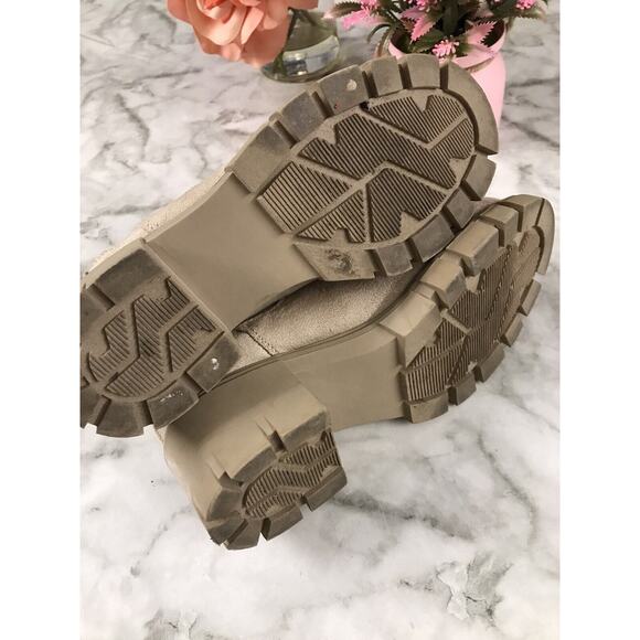 Madden Girl Women's Tessa Chelsea Boot Sand Fab Size 7M Thick Heel - Picture 6 of 10